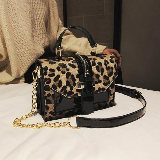 Bolso de un solo hombro con estampado de leopardo