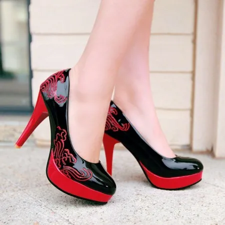 Porcelain Embroidered High Heels Sara