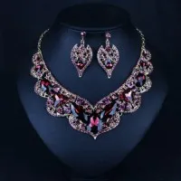 Short Purple Crystal Collarbone Necklace
