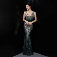 Los Vestidos De Noche De Las Mujeres Son Sexy Largos Y Delgados